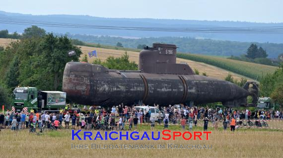 U-Boot-Transport-durch-Hilsbach-und-Weiler (© Siegfried Lörz)